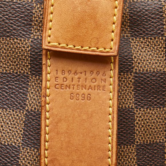 LOUIS VUITTON Black Damier Leather Shoulder Bag - Picture 8 of 11